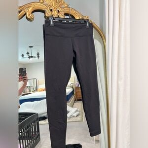 Black Lululemon leggings